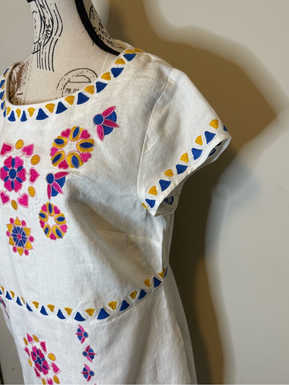 Boden White Linen Midi Dress with Pink, Yellow & Blue Embroidery - Size 12 - Picture 4 of 10